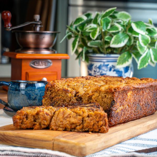 Bolo de banana com chocolate e doce de leite